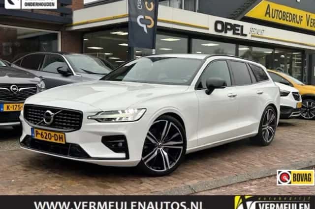 Volvo V60 (2022) thumbnail 1