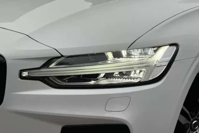 Volvo V60 (2022) thumbnail 4