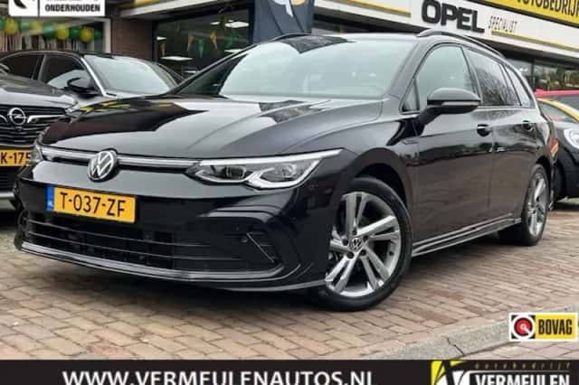 Volkswagen Golf (2023) thumbnail 1