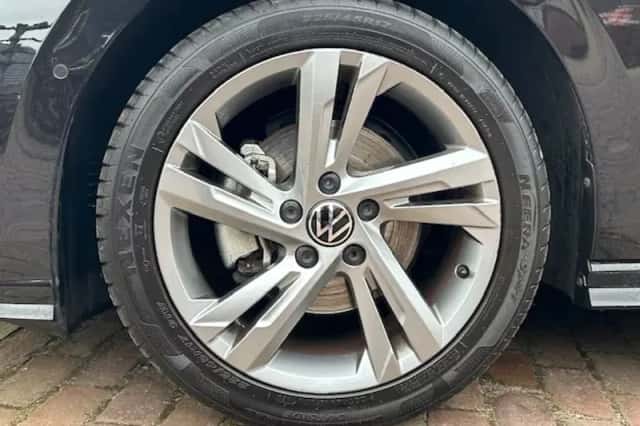 Volkswagen Golf (2023) thumbnail 5