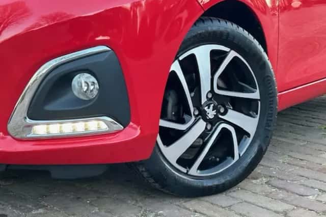 Peugeot 108 (2021) thumbnail 3