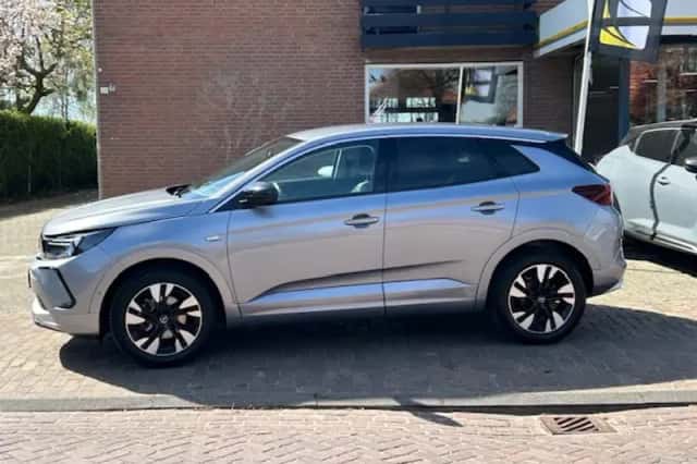 Opel Grandland (2023) thumbnail 4