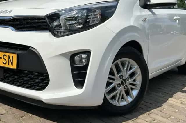 Kia Picanto (2023) thumbnail 2