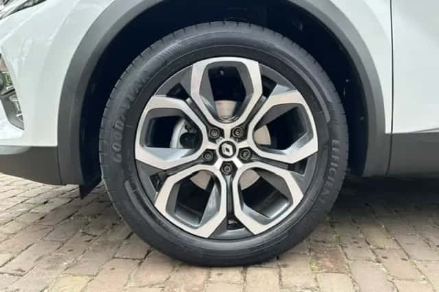 Renault Captur (2023) thumbnail 5