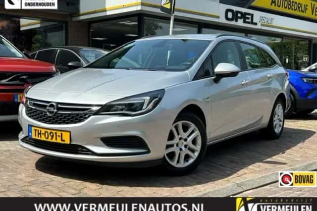 Opel Astra (2018) thumbnail 1