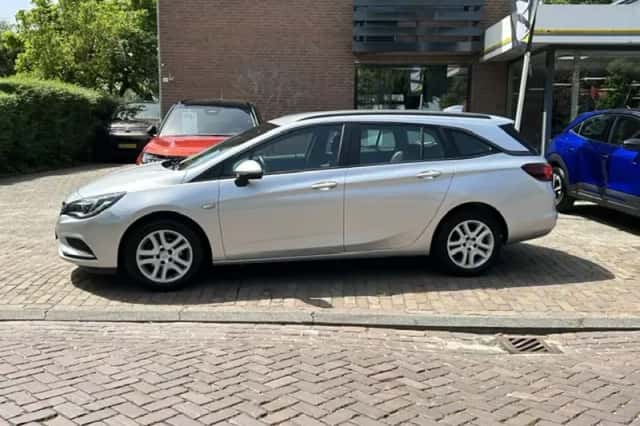 Opel Astra (2018) thumbnail 4