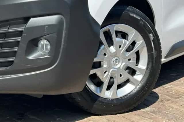 Opel Vivaro (2023) thumbnail 3