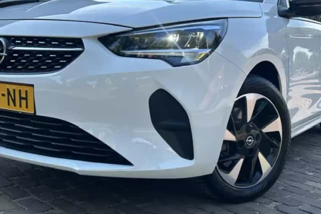 Opel Corsa-e (2022) thumbnail 2