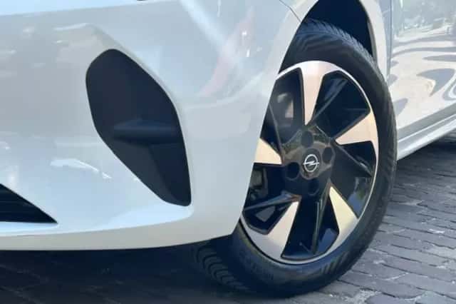 Opel Corsa-e (2022) thumbnail 3