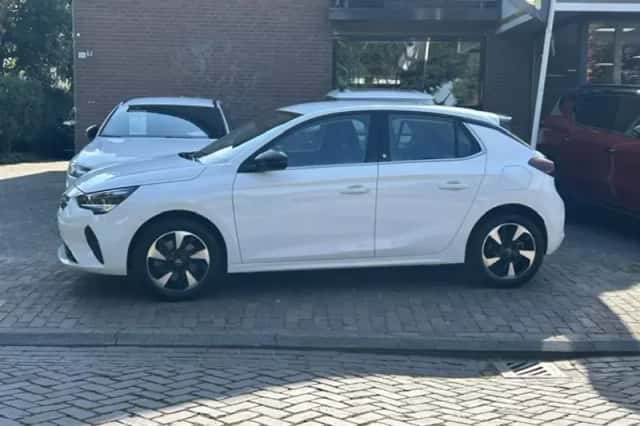 Opel Corsa-e (2022) thumbnail 4