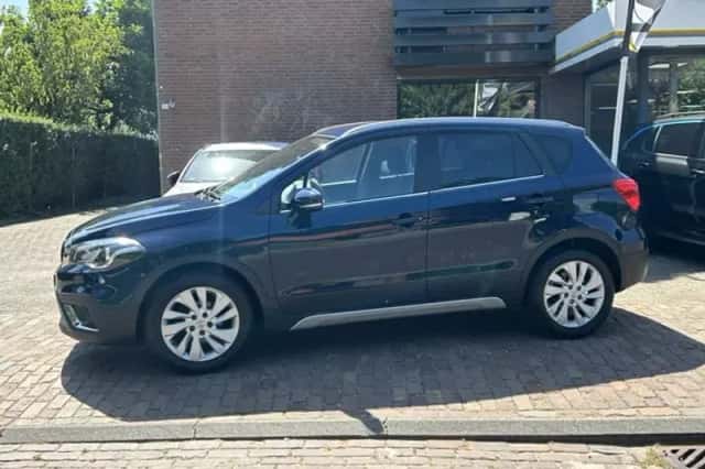 Suzuki SX4 S-Cross (2018) thumbnail 4