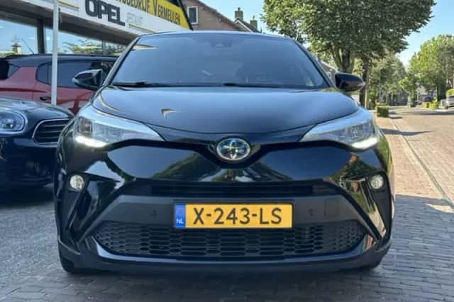 Toyota C-HR (2021) thumbnail 6