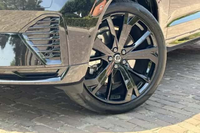Volvo XC60 (2024) thumbnail 3