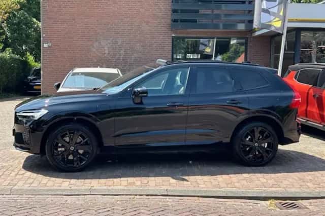 Volvo XC60 (2024) thumbnail 4