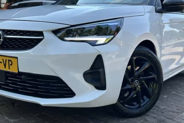Opel Corsa (2022) thumbnail 2