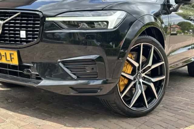 Volvo XC60 (2021) thumbnail 2