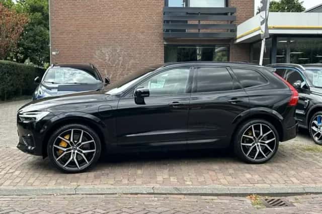 Volvo XC60 (2021) thumbnail 4