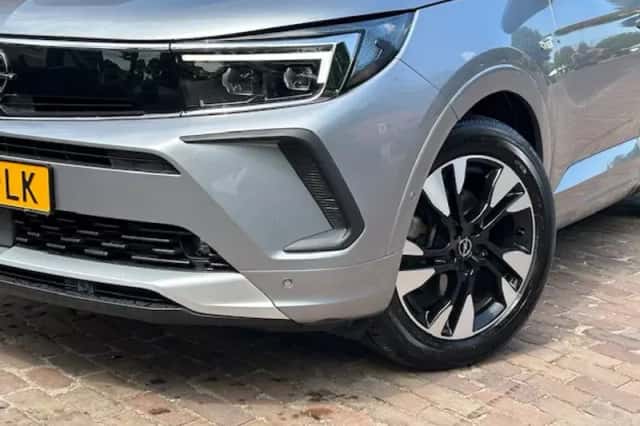 Opel Grandland (2022) thumbnail 2