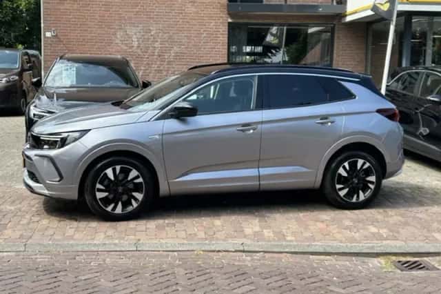 Opel Grandland (2022) thumbnail 4