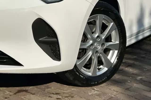 Opel Corsa (2023) thumbnail 3