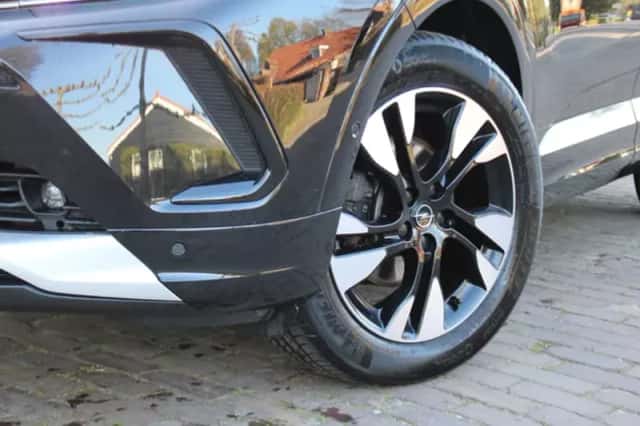 Opel Grandland (2024) thumbnail 3
