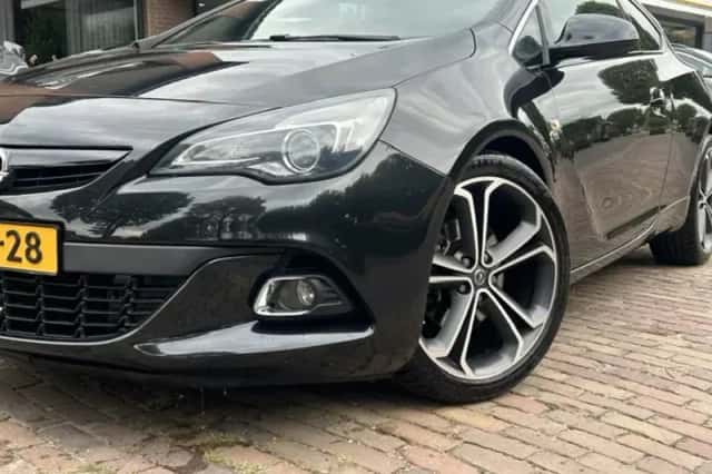Opel Astra (2015) thumbnail 2