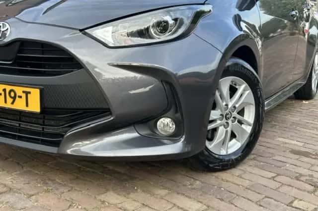 Toyota Yaris (2024) thumbnail 2