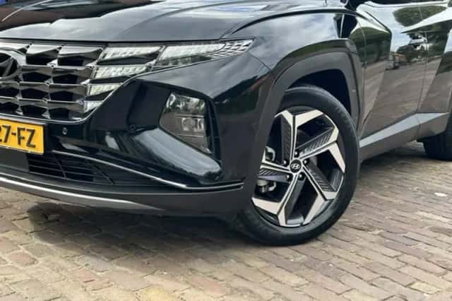 Hyundai Tucson (2022) thumbnail 2