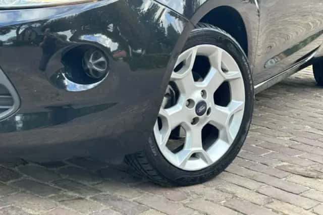 Ford Ka (2012) thumbnail 3
