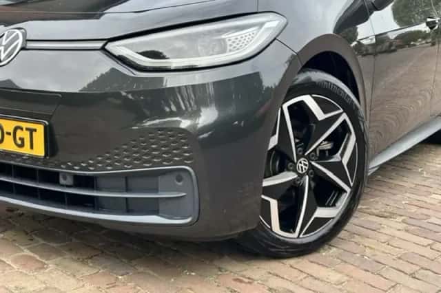 Volkswagen ID.3 (2020) thumbnail 2