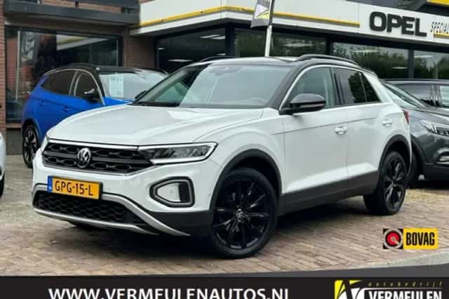 Volkswagen T-Roc (2022) thumbnail 1