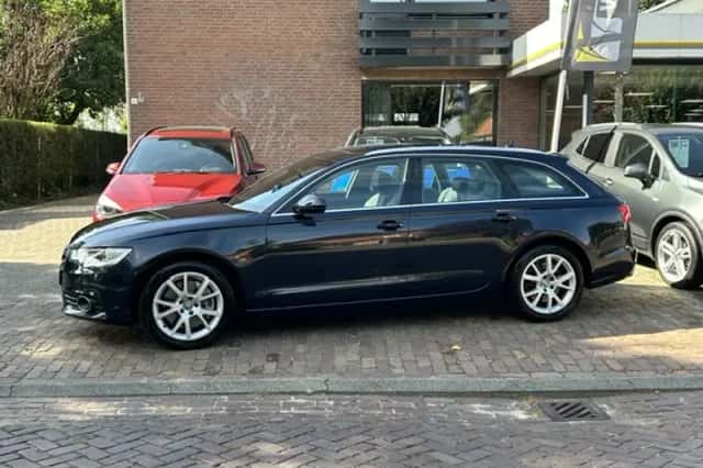 Audi A6 (2012) thumbnail 4