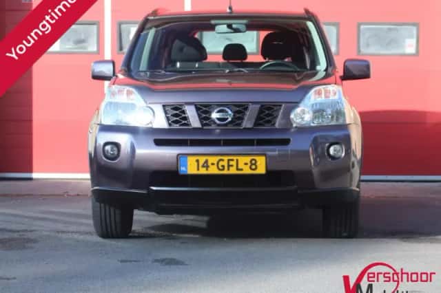 Nissan X-Trail (2008) thumbnail 4