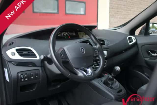Renault Scénic (2013) thumbnail 6