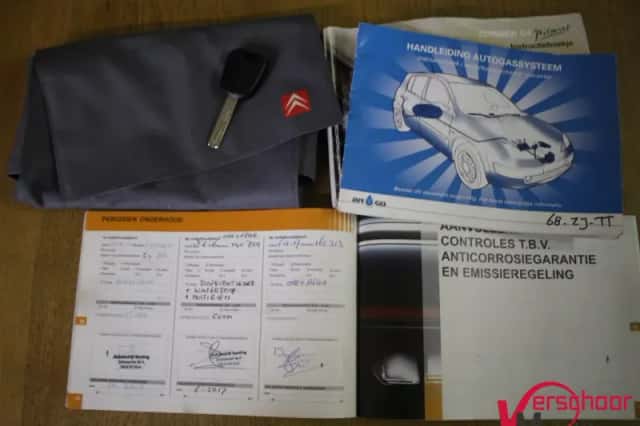 Citroën C4 Picasso (2008) thumbnail 2