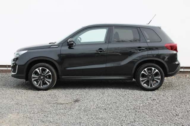 Suzuki Vitara (2022) thumbnail 2