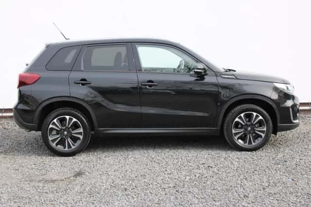 Suzuki Vitara (2022) thumbnail 3