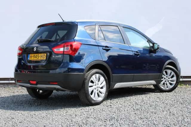 Suzuki S-Cross (2020) thumbnail 2