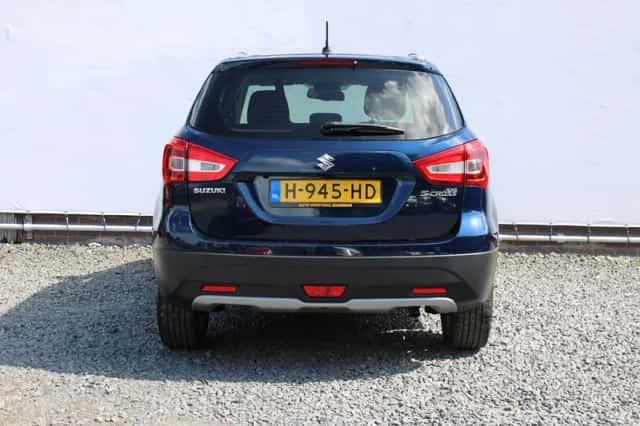 Suzuki S-Cross (2020) thumbnail 6