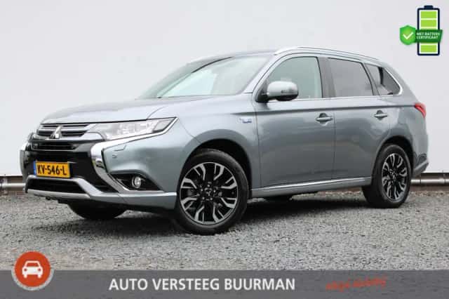 Mitsubishi Outlander (2016) thumbnail 1