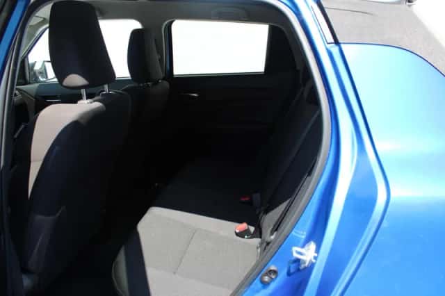 Suzuki Swift (2017) thumbnail 5