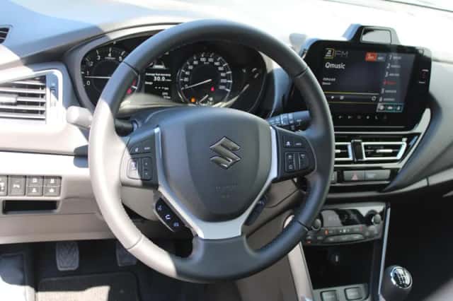 Suzuki S-Cross (2026) thumbnail 4