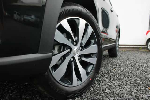 Suzuki S-Cross (2026) thumbnail 3