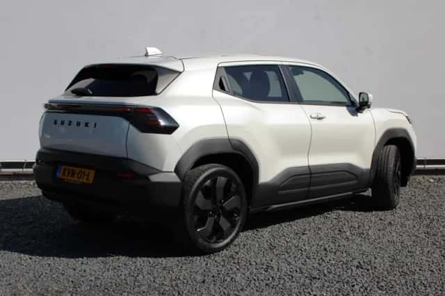 Suzuki e-Vitara (2026) thumbnail 4