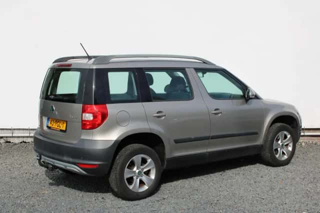 Škoda Yeti (2011) thumbnail 4