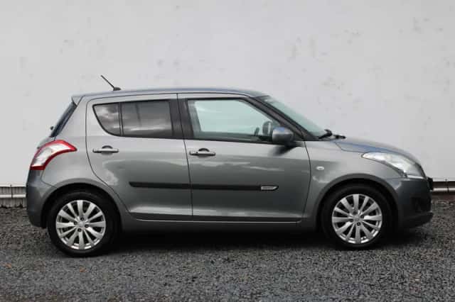 Suzuki Swift (2012) thumbnail 2