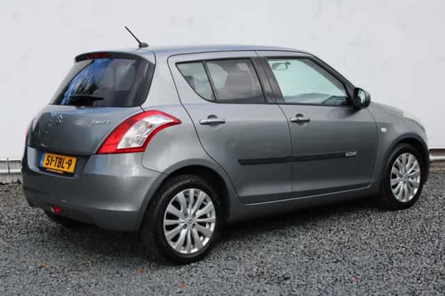 Suzuki Swift (2012) thumbnail 3