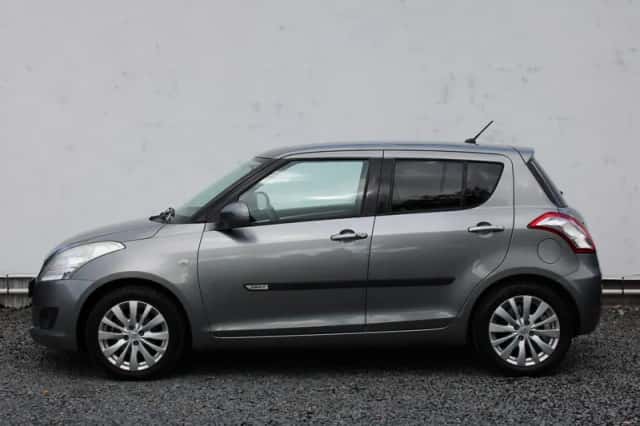 Suzuki Swift (2012) thumbnail 4