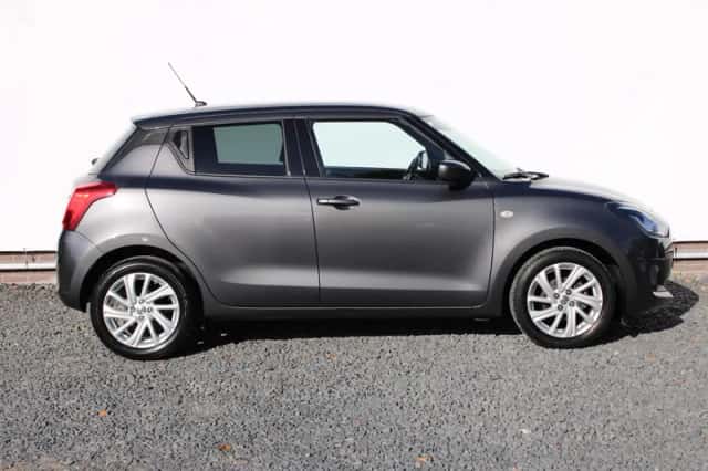 Suzuki Swift (2021) thumbnail 2