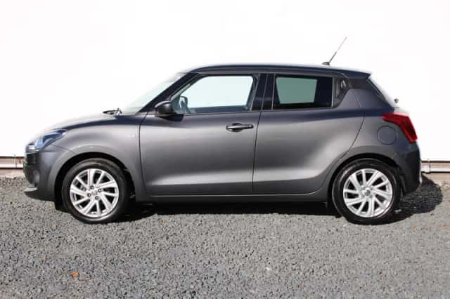 Suzuki Swift (2021) thumbnail 3